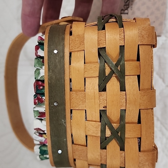 Longaberger 2000 Tree Trimming Let It Snow Basket. Liner And Protector - Picture 4 of 4